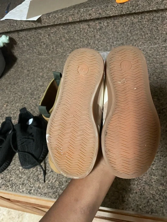 Lot of H&M toddler shoes and toddler rainboot - Picture 8 of 9